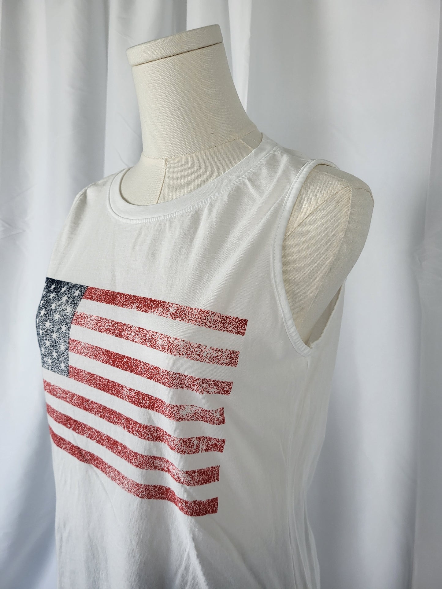 Vintage American Flag White Graphic Tank Top | HRTandLUV