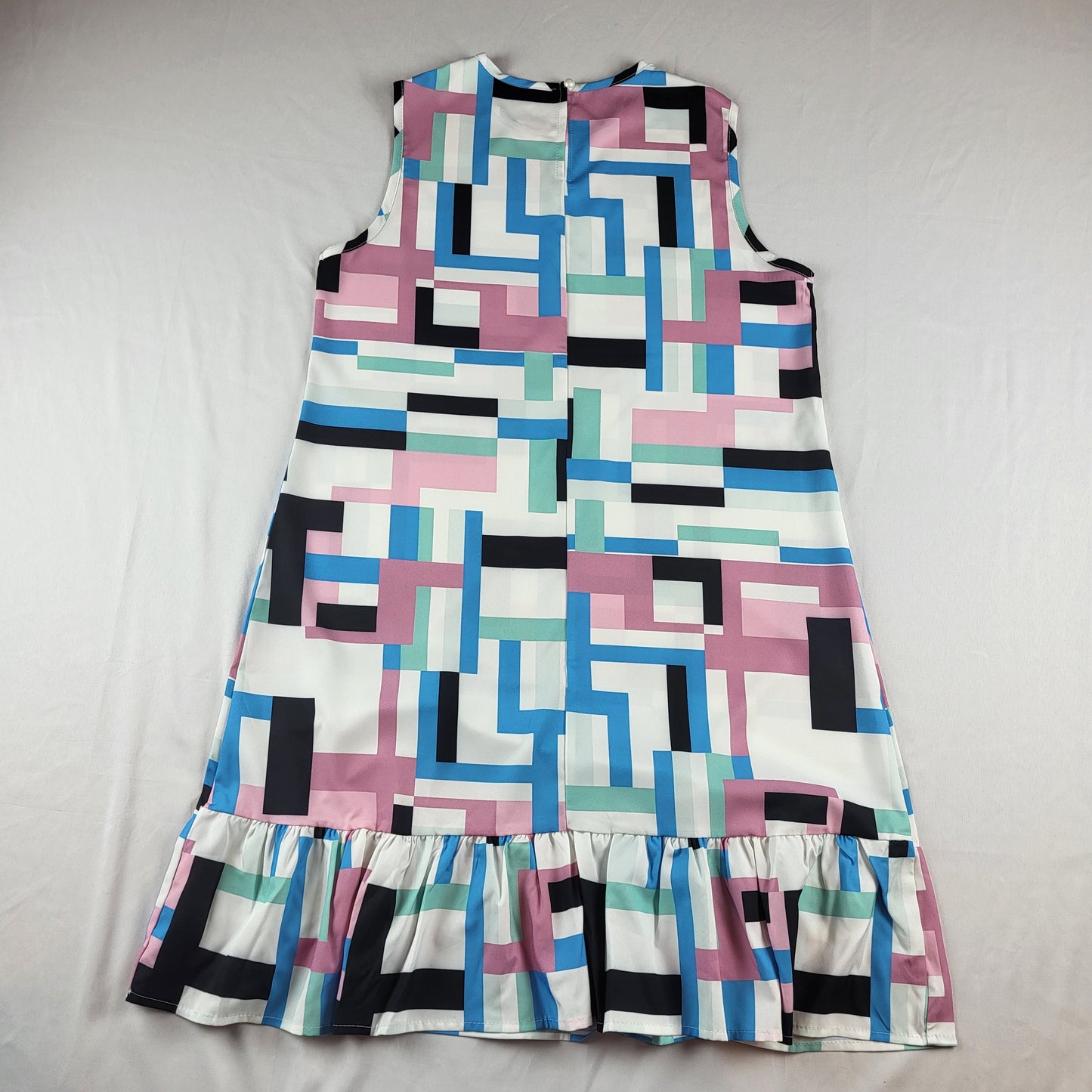 Colorful Geometric Print Dress with Ruffle Hem