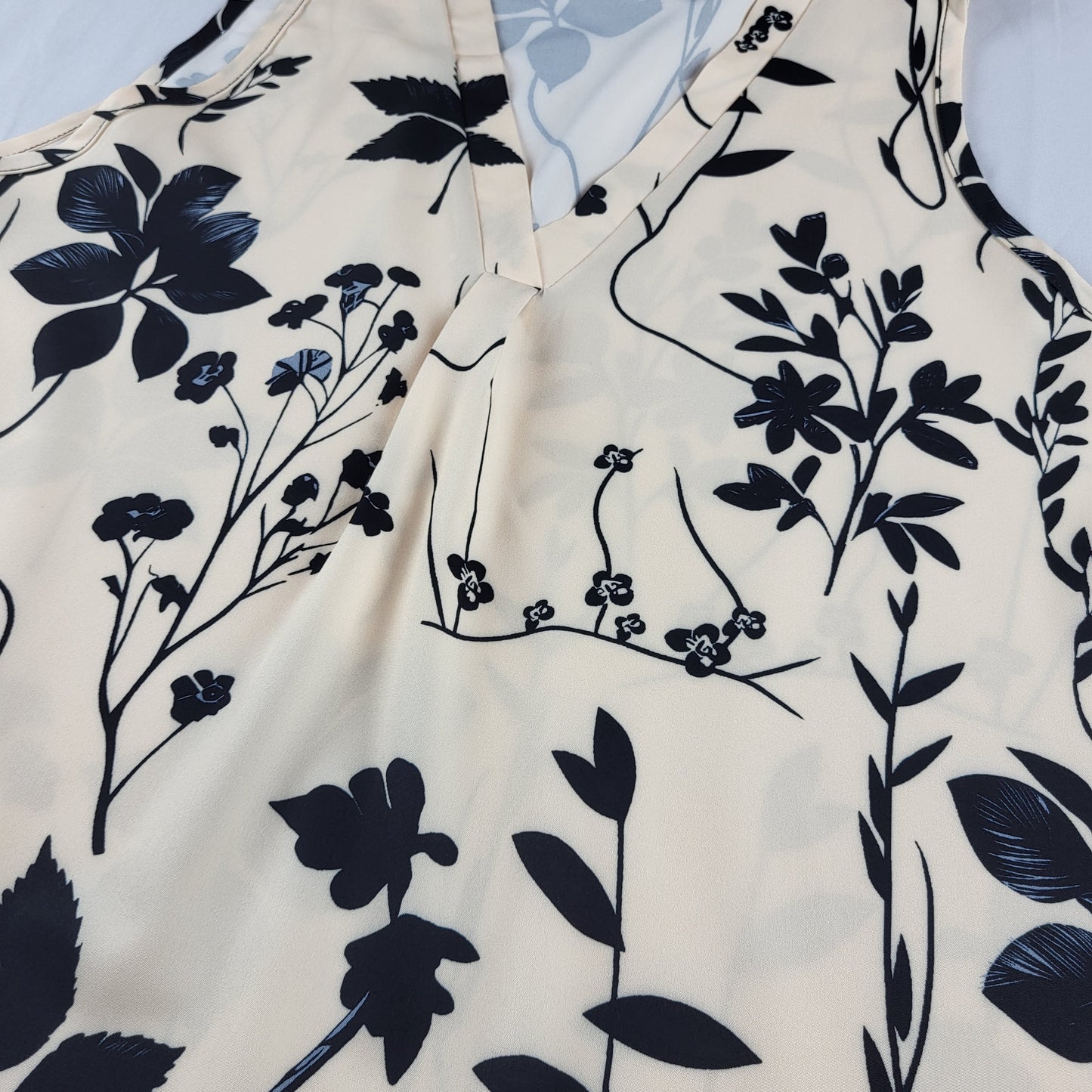 Floral Print Sleeveless V-Neck Blouse (Khaki & Black)