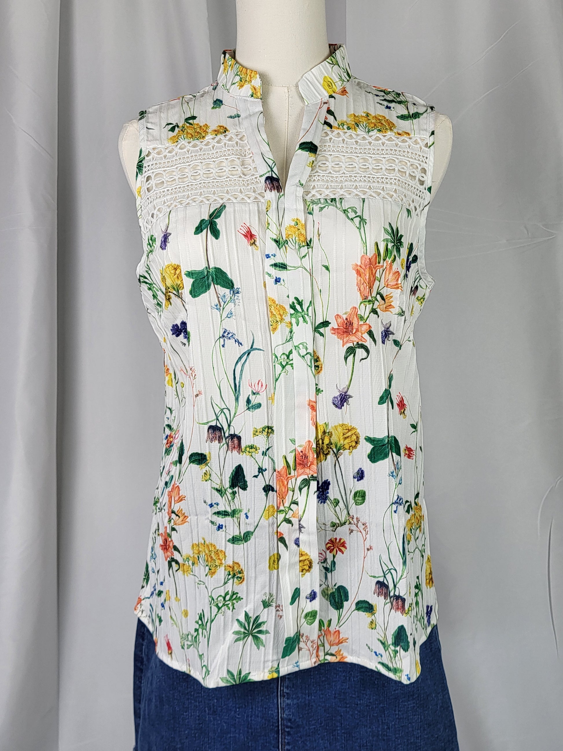 Floral Print Lace Sleeveless V-Neck Blouse